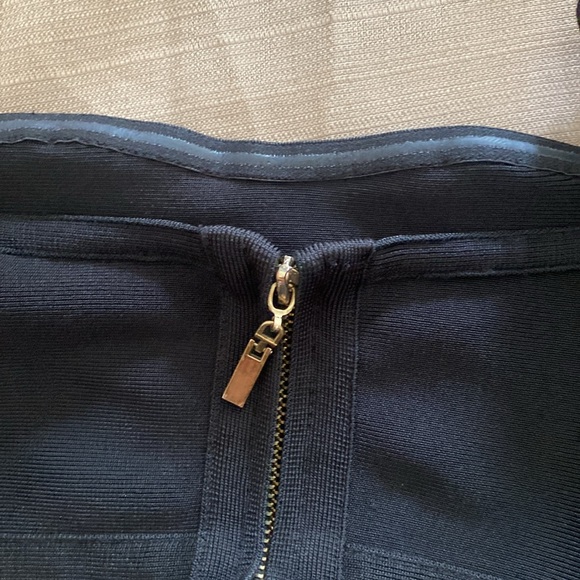 PrettyLittleThing Pippa Black Bandage Scallop Hem Bikini - Picture 5 of 6